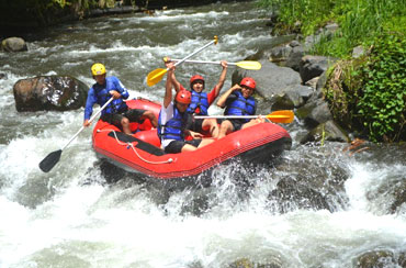 Ayung River Rafting and Ulun Danu Temple Tour