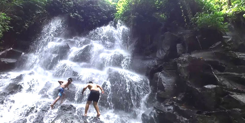 Kanto Lampo Waterfall