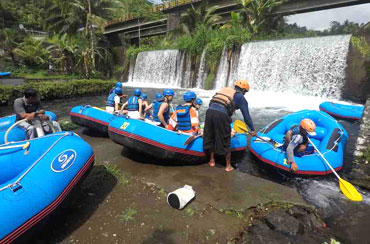 Telaga Waja Rafting and Besakih Kintamani Tour